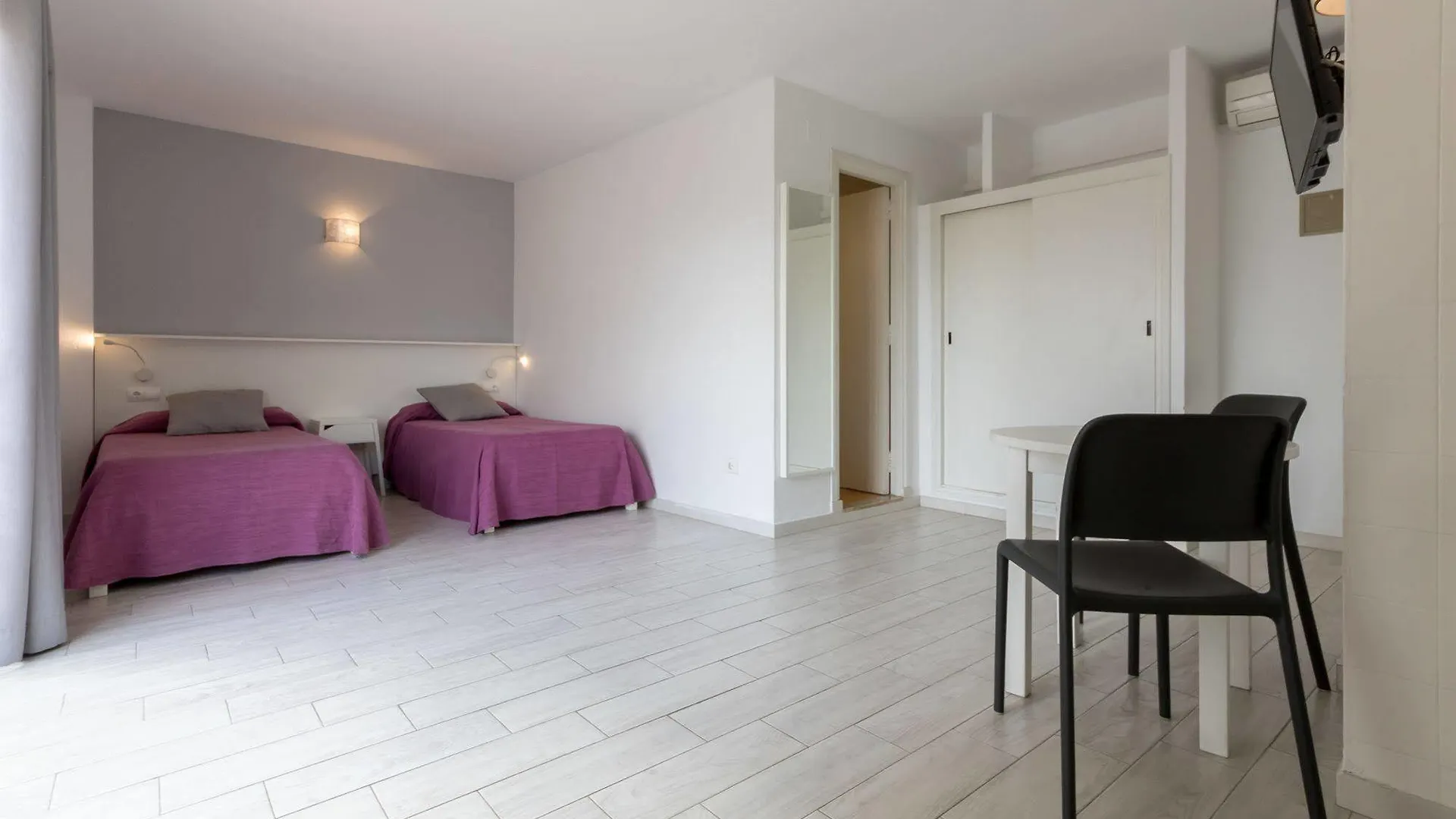Apartamentos Orosol 2 By Typic Hotels San Antonio  0*, San Antonio (Ibiza)